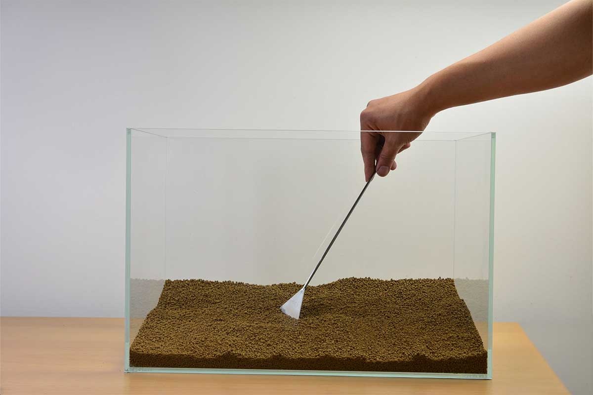 Aquarium sand leveling tool